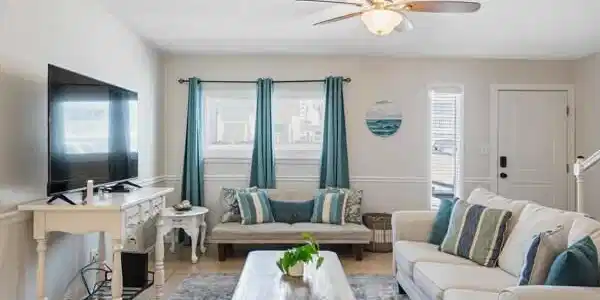 Image 3: living room