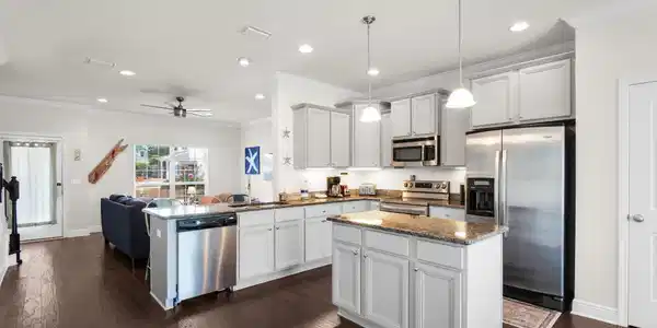 Image 4: 4-77 Grayling Way_20260715_15