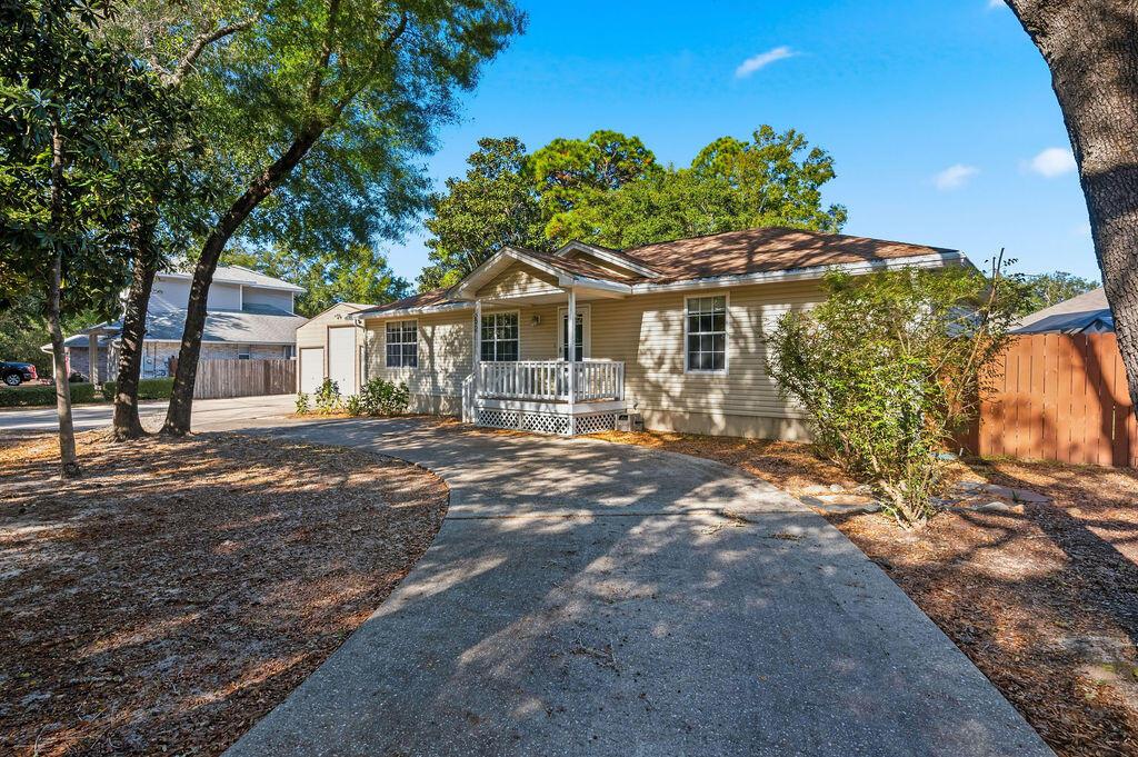 Image 4: 292GrandviewAve-5