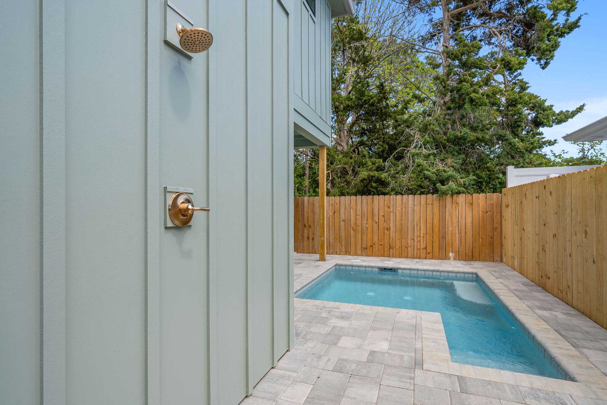 Image 4: 310 Benicia Pl
