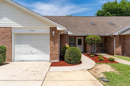 894 Dunwoody Place