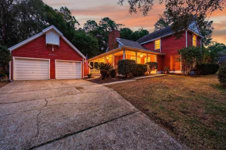 821 Lake Amick Drive