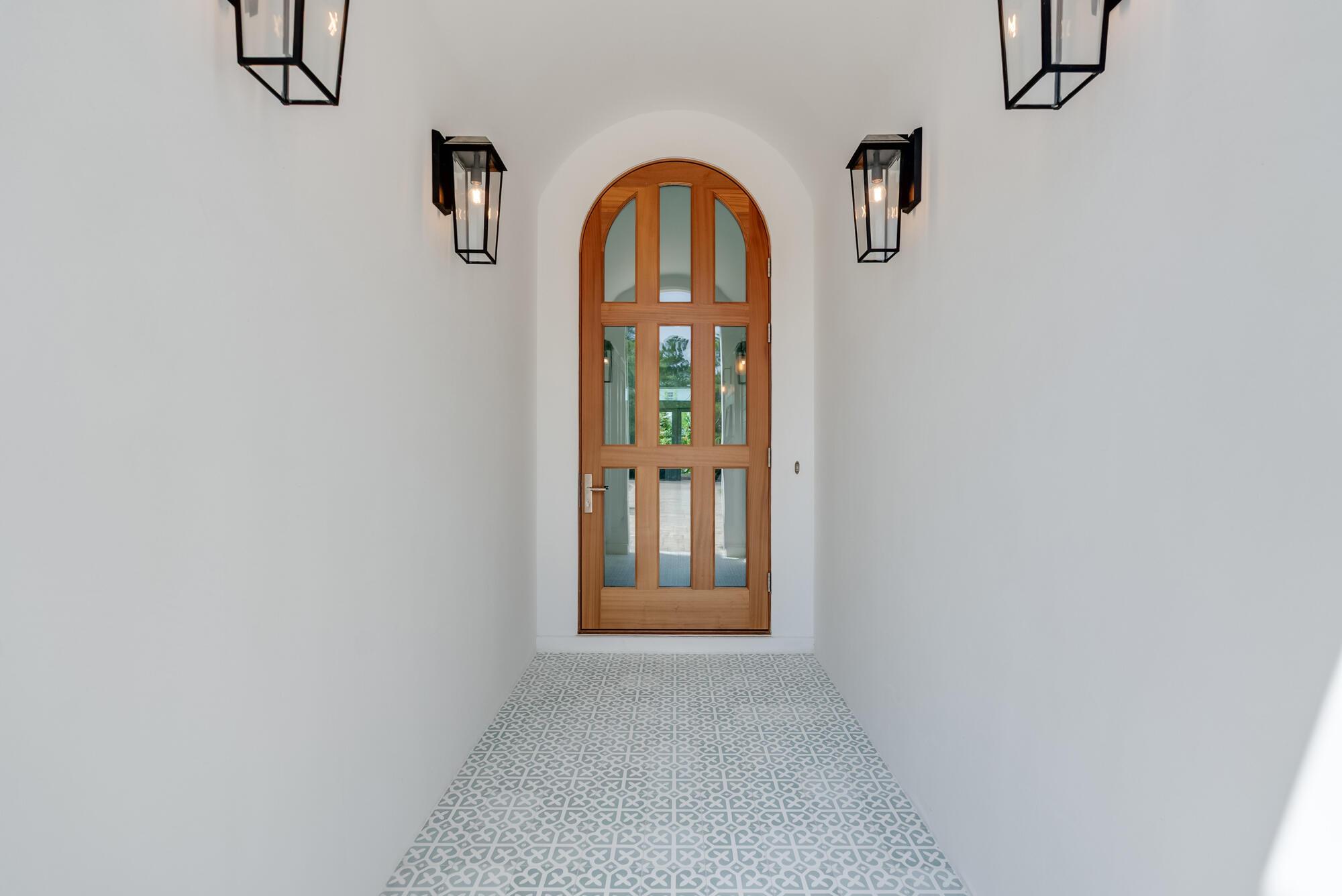 Image 3: 212 S Gulf Drive