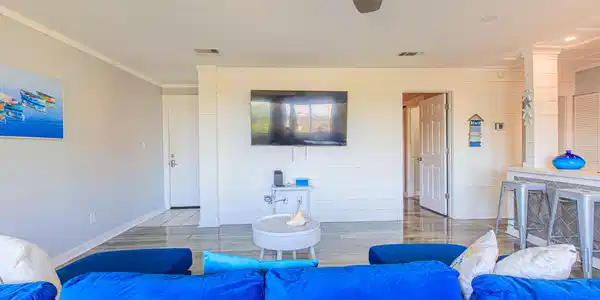 Image 3: living area