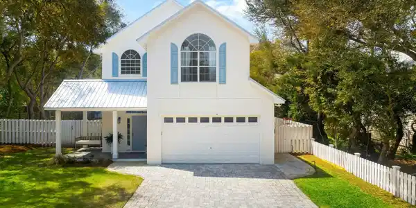 24 Seabreeze Circle