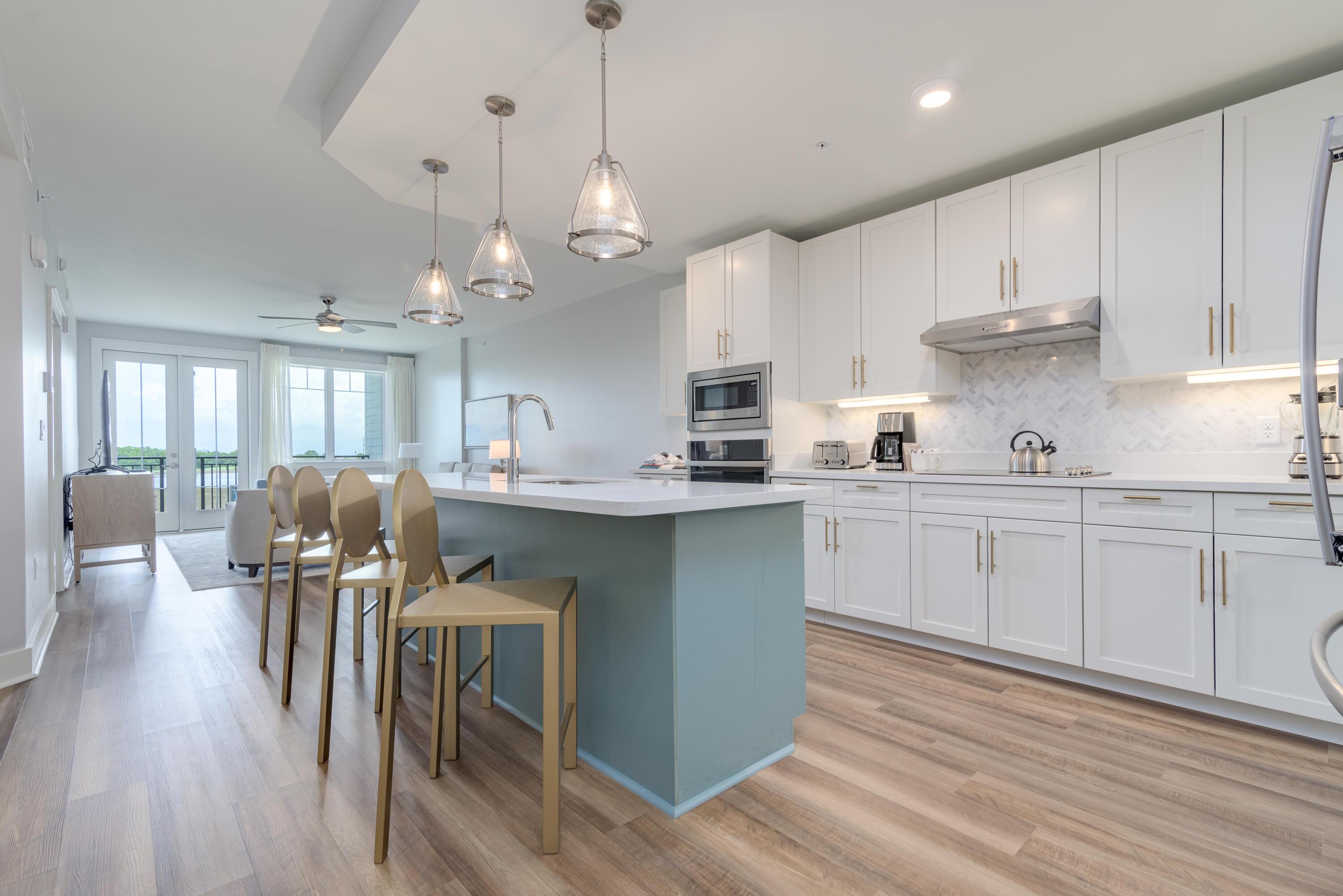 Image 2: 1 - Kitchen