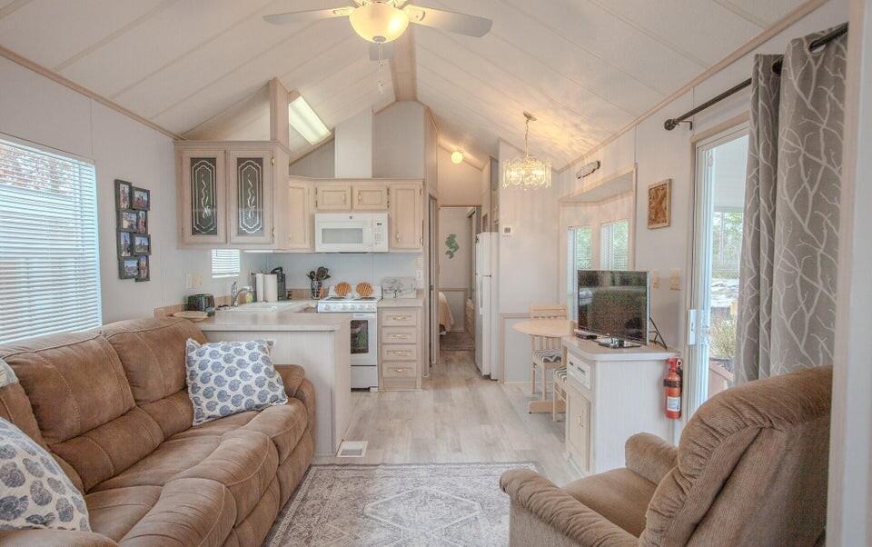 Image 2: Living Area