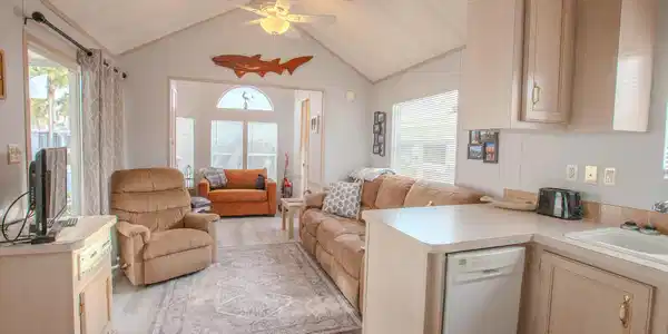 Image 3: Living Area