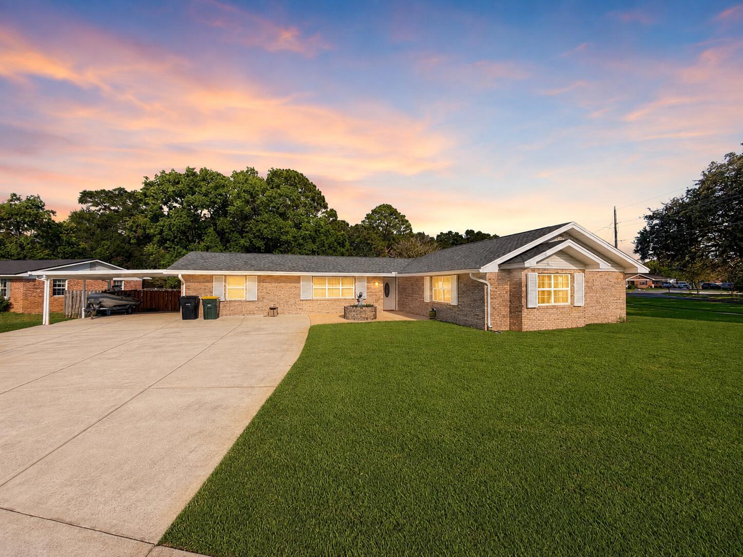 Image 1: 133 Walton Front