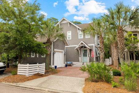 49 W Yacht Pond Lane