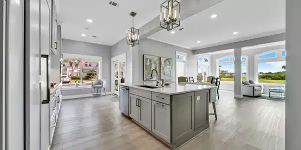 845 E Grand Harbour
