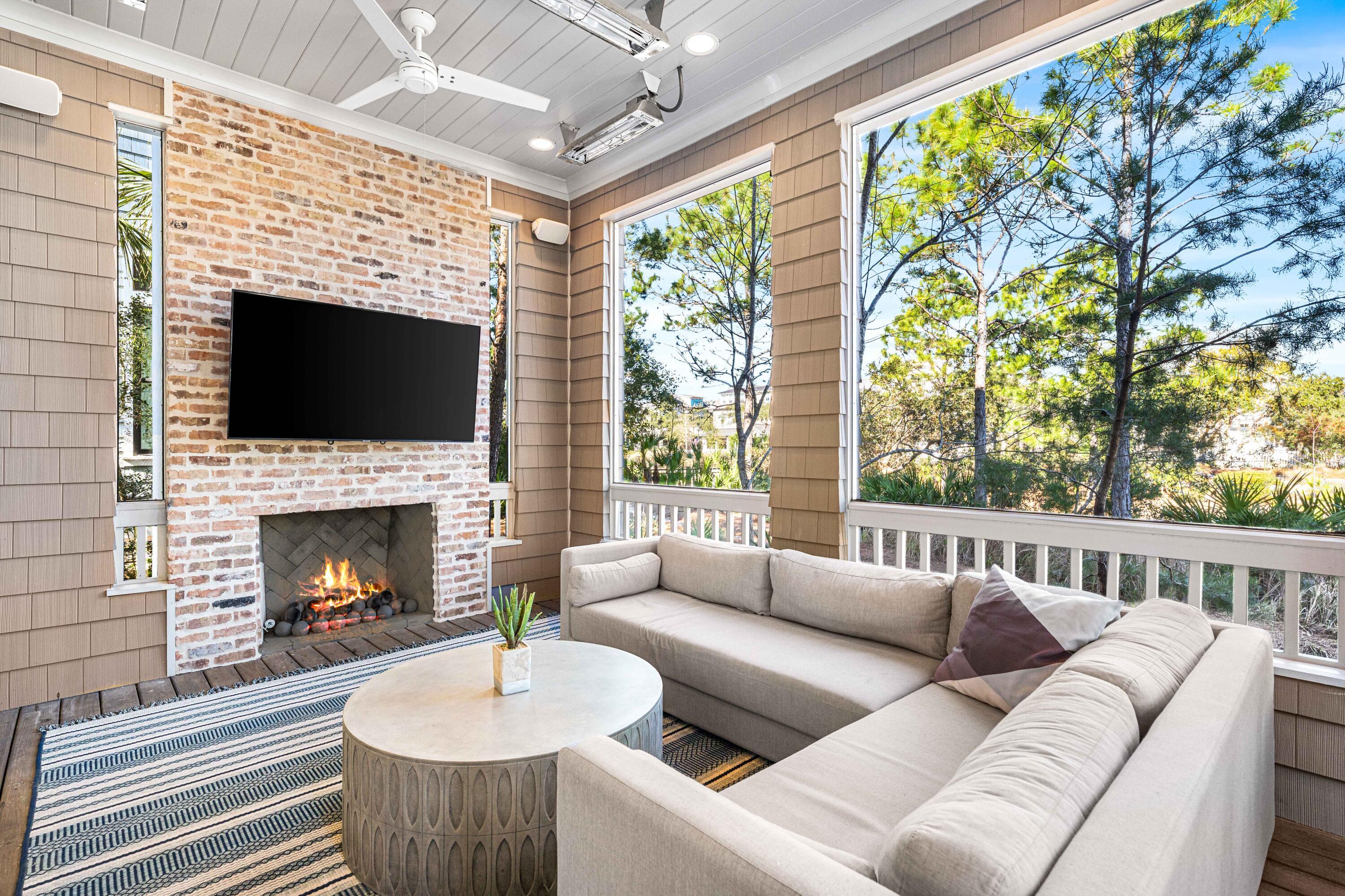 Image 3: 41 Compass Point Way