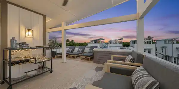 21 W Queen Palm Drive