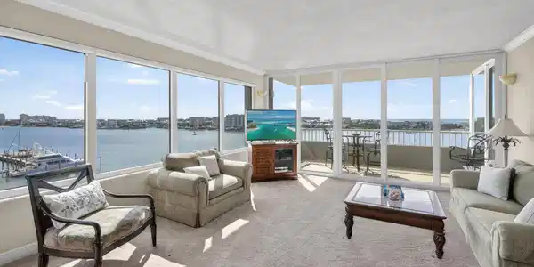 320 Harbor Boulevard