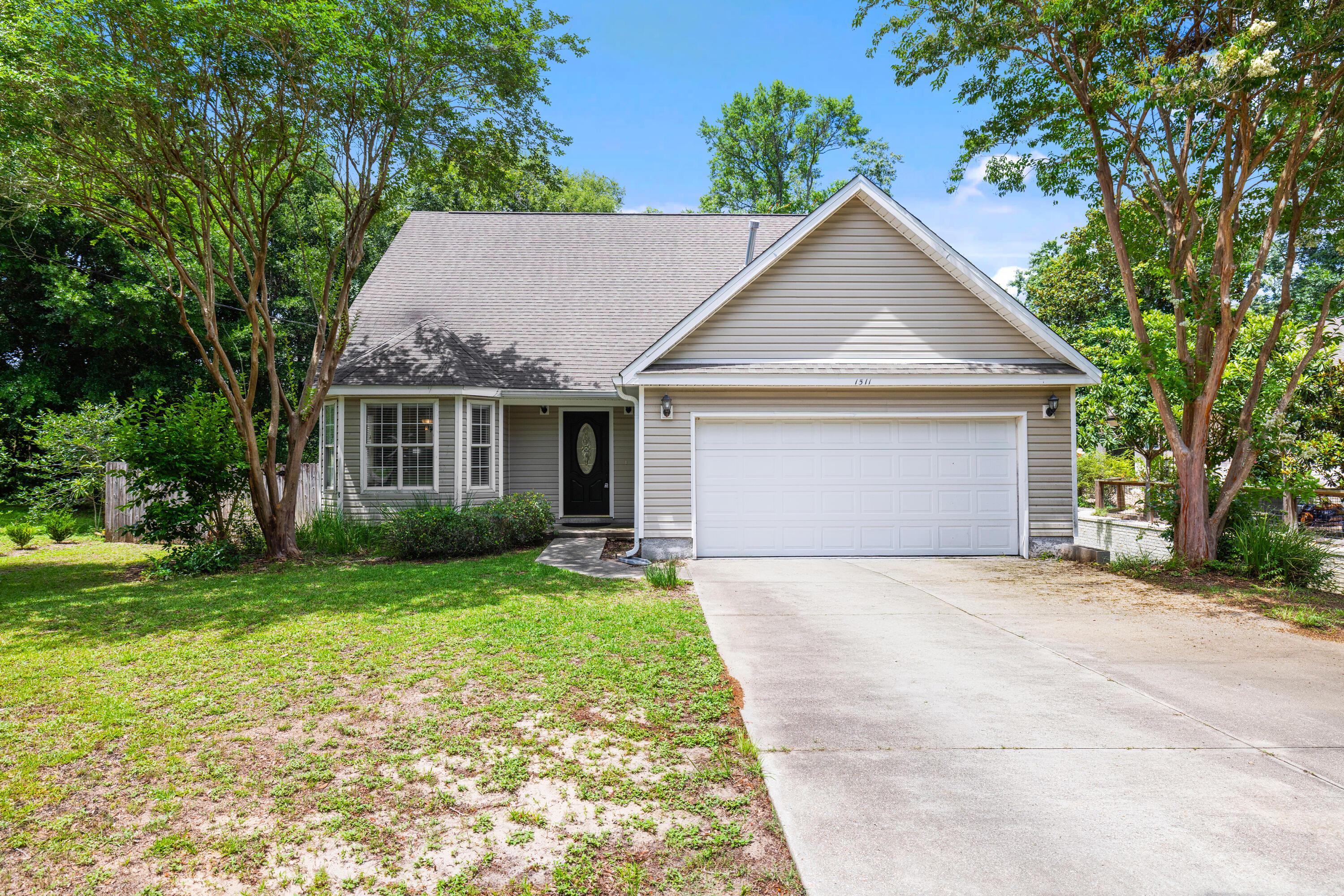 Image 1: 1511'18thSt-Niceville-FL-001
