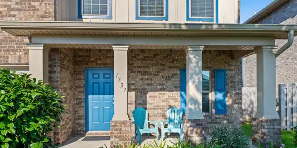 Image 2: Front Porch and Entrance