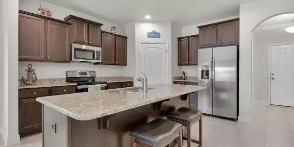 Image 3: Kitchen Island