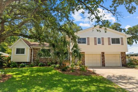 234 NE Yacht Club Drive
