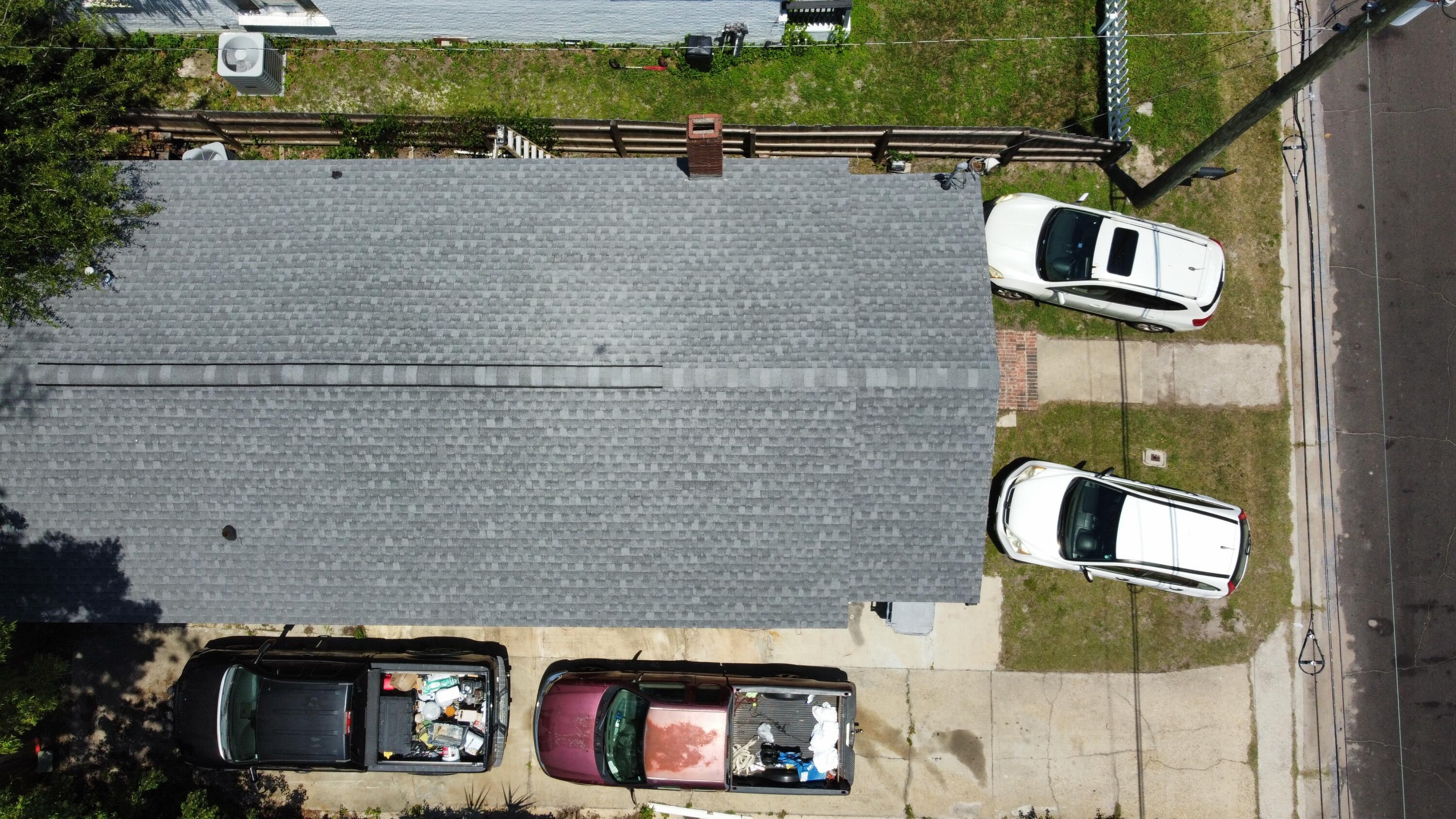 Image 4: 813 ROOF