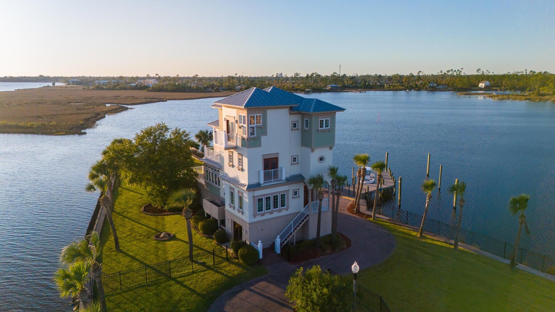 Image 3: 6701 Yacht Club Drive