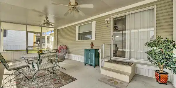 1219 Thomas Drive