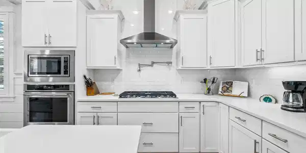 Image 3: Gas Range and Appliances
