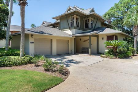 8615 Magnolia Bay Lane