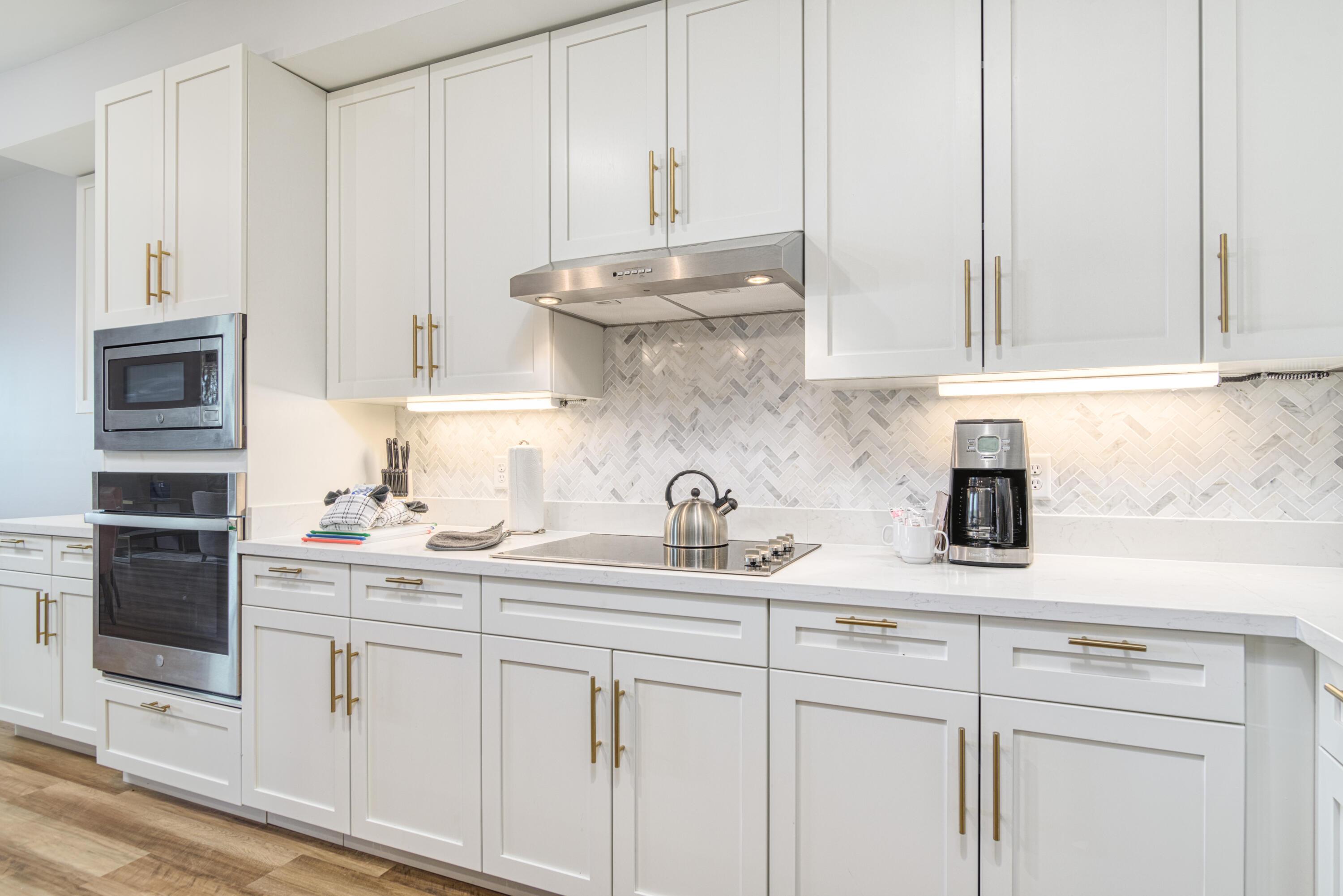 Image 3: 2 - Kitchen