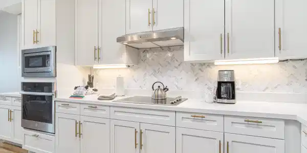 Image 3: 2 - Kitchen