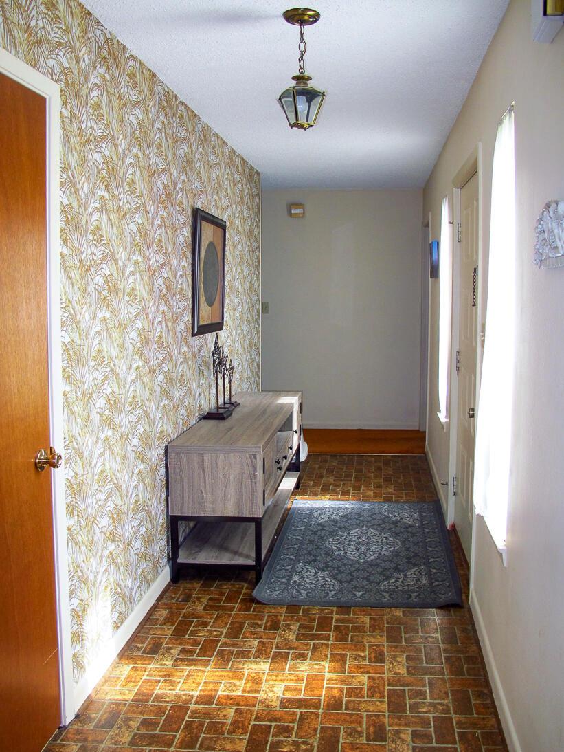 Image 4: Foyer 1