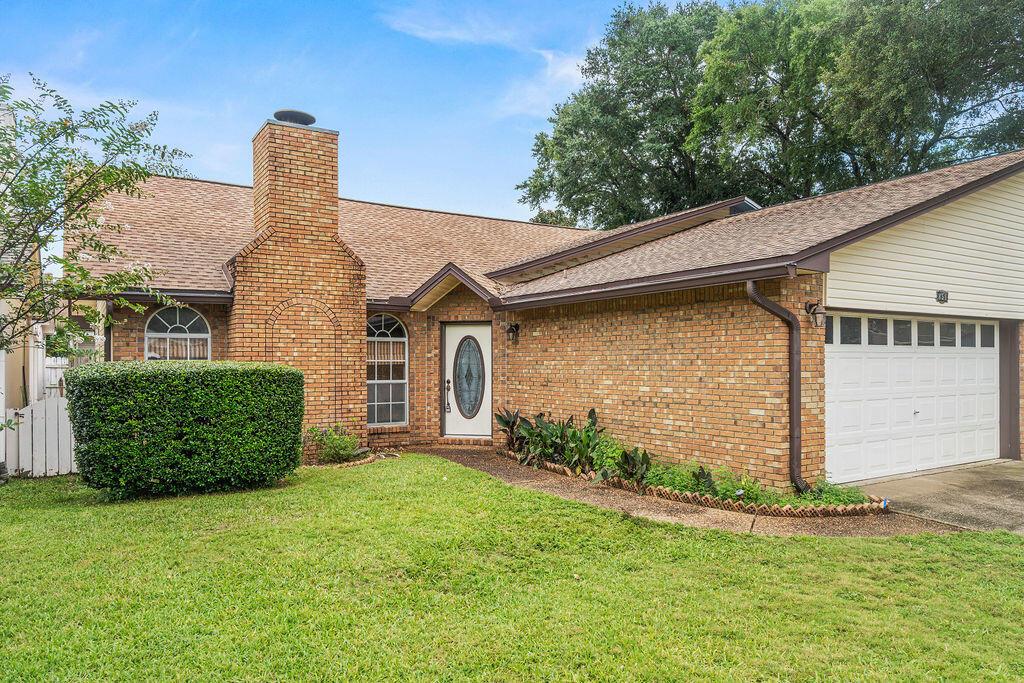 Image 2: 851 Holbrook Circle