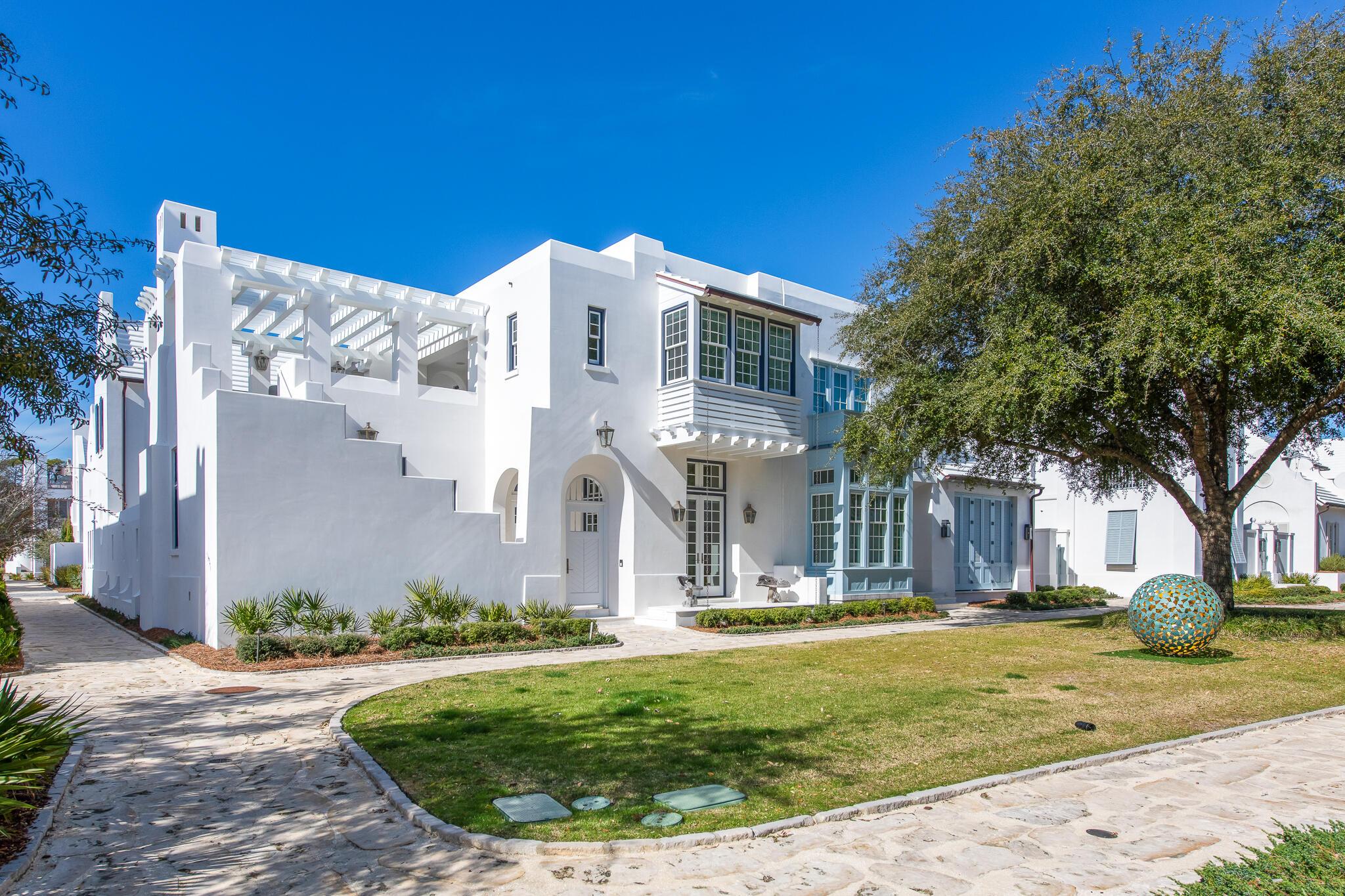 Image 2: 40SmugglersExterior