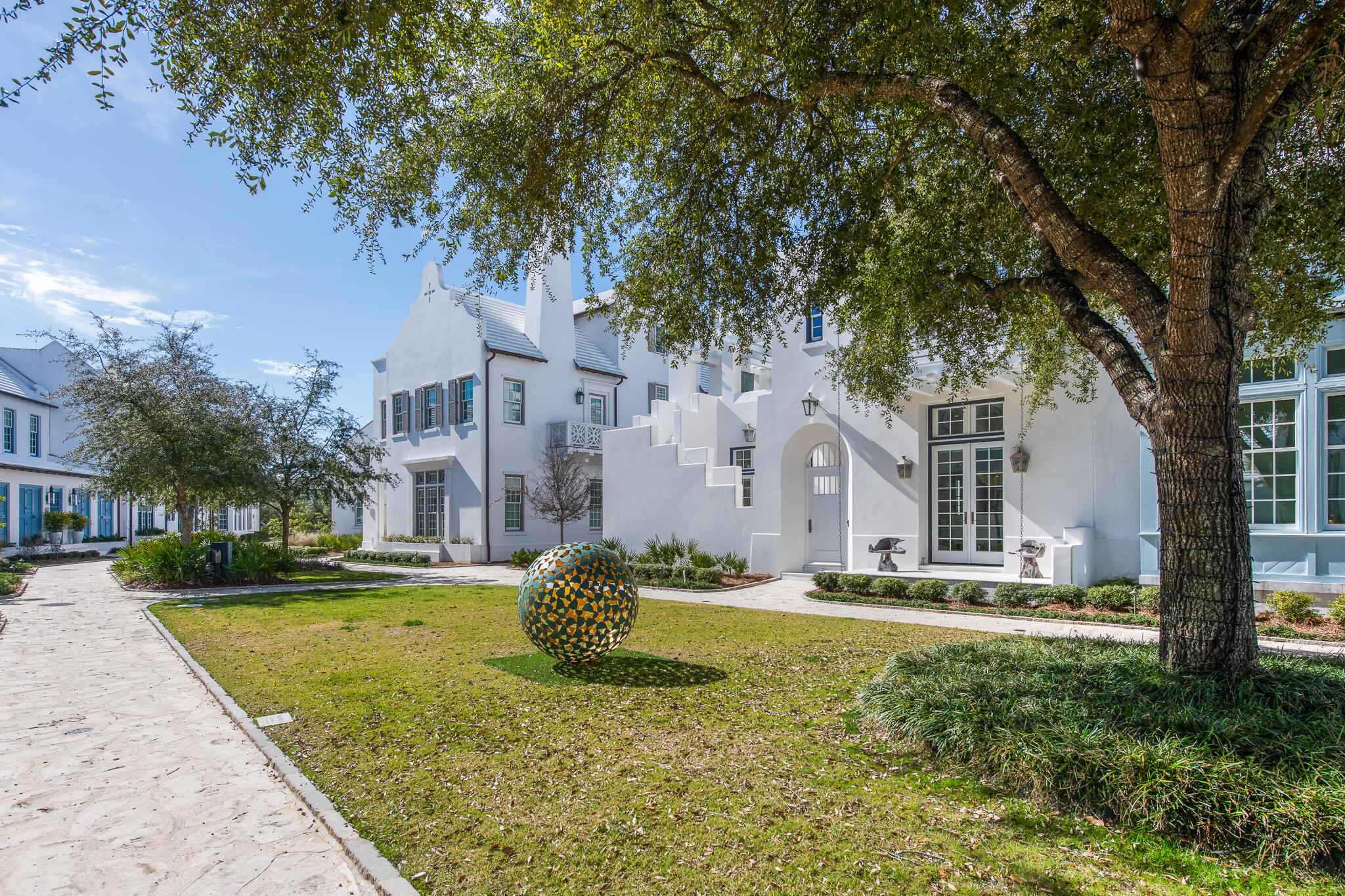 Image 3: 40SmugglersExterior-5