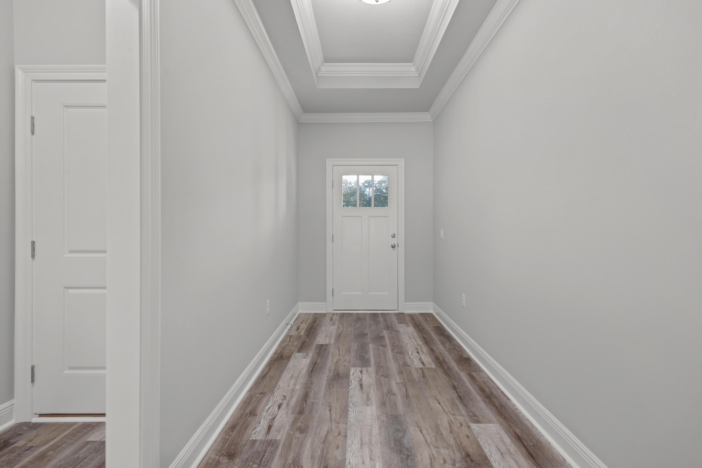 Image 2: Foyer alt