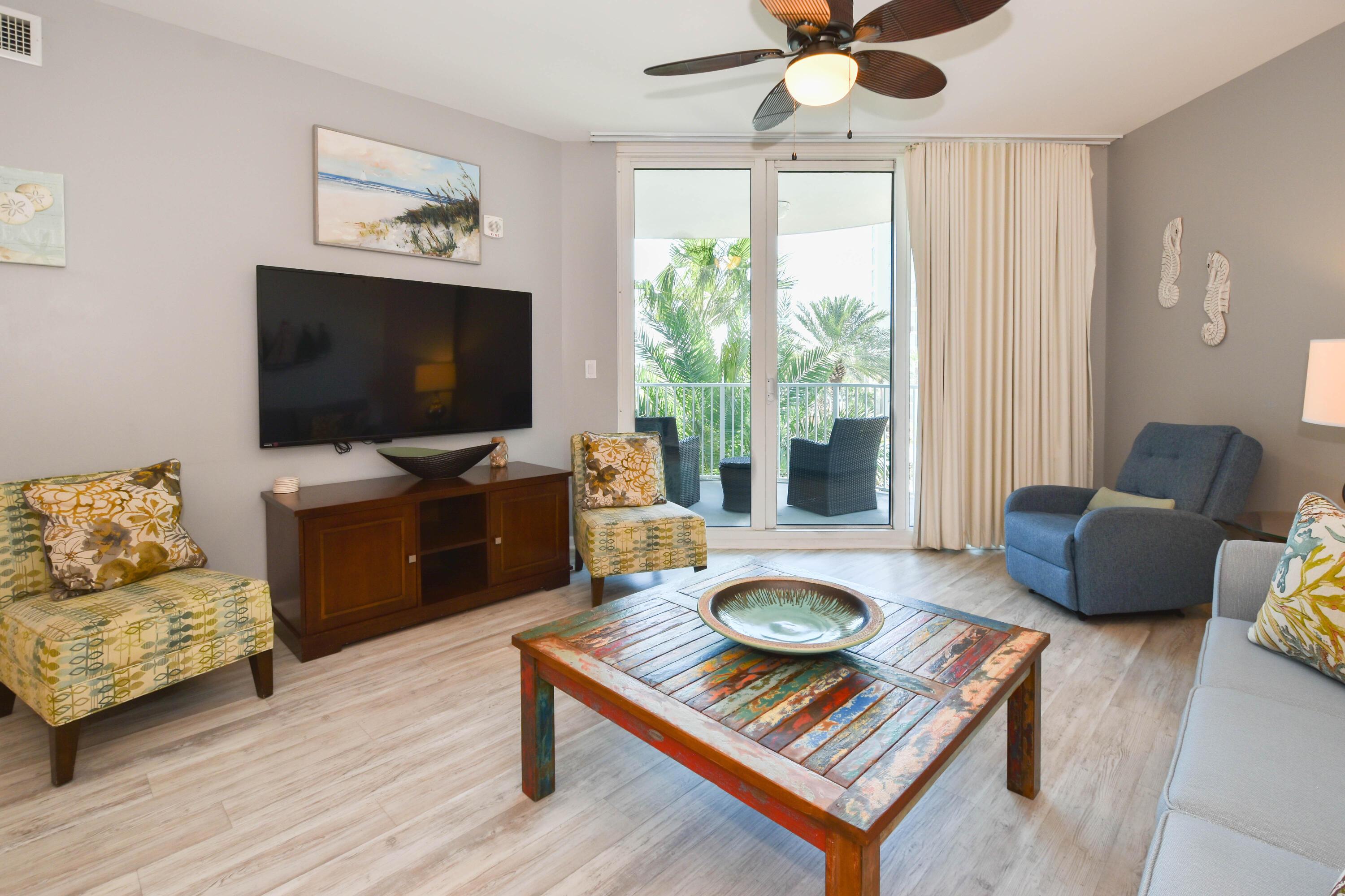 Image 2: 2 Palms 1309- Living Area