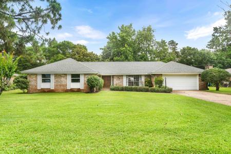 69 Country Club Road