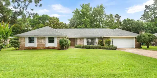 69 Country Club Road
