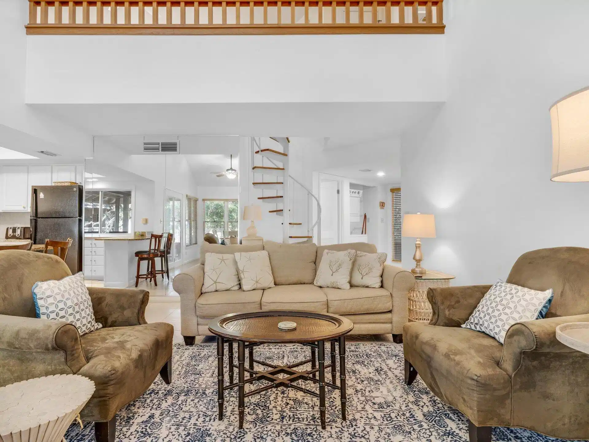 Image 1: Living Area
