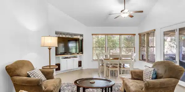 Image 2: Living Area