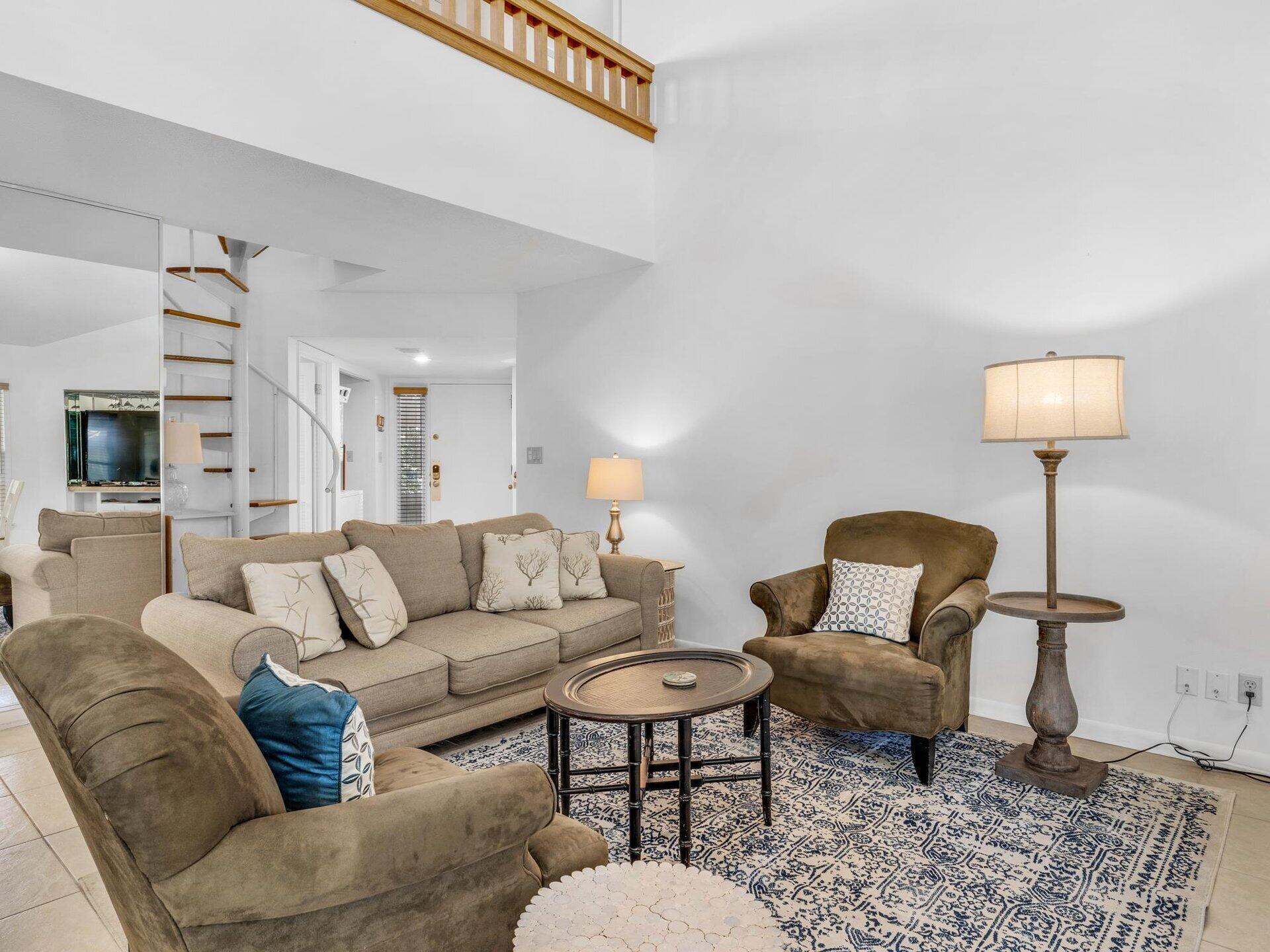 Image 3: Living Area
