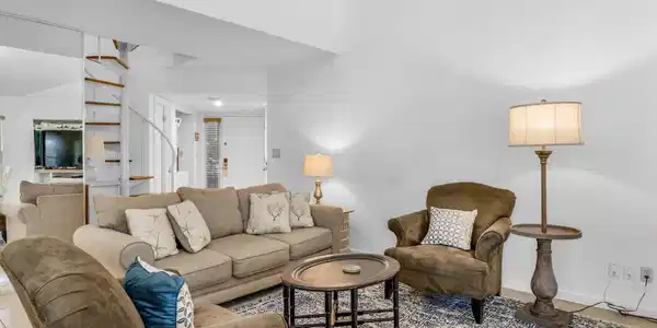 Image 3: Living Area
