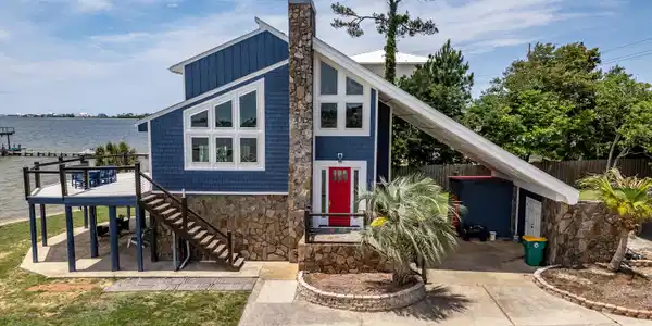 2807 W Highway 98