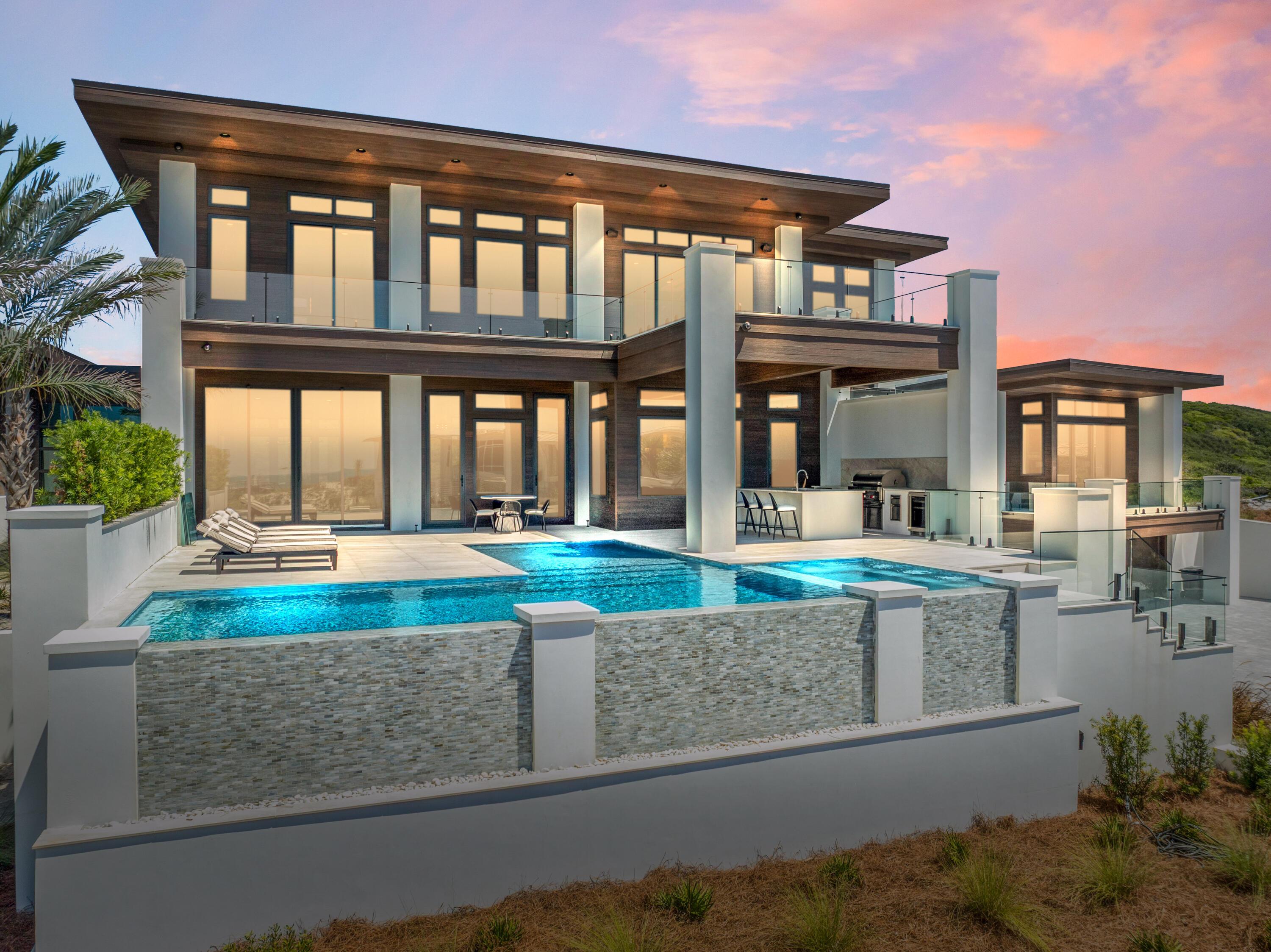 Image 3: Pool Oasis at Dusk!