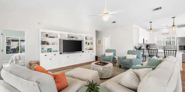 4472 Clipper Cove