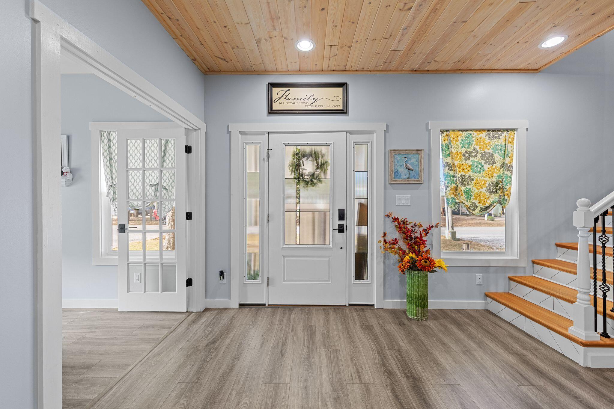 Image 1: Welcome to 236 Bayou Circle