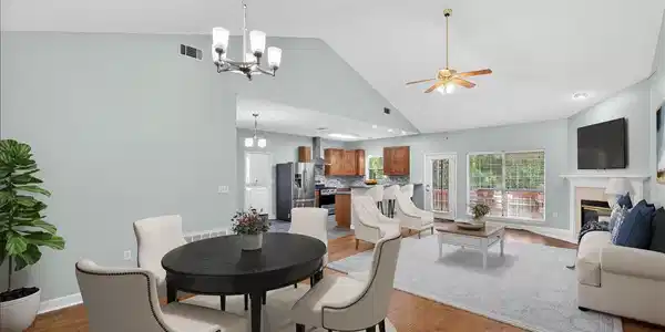 Image 4: 2-Dining Room Living Room
