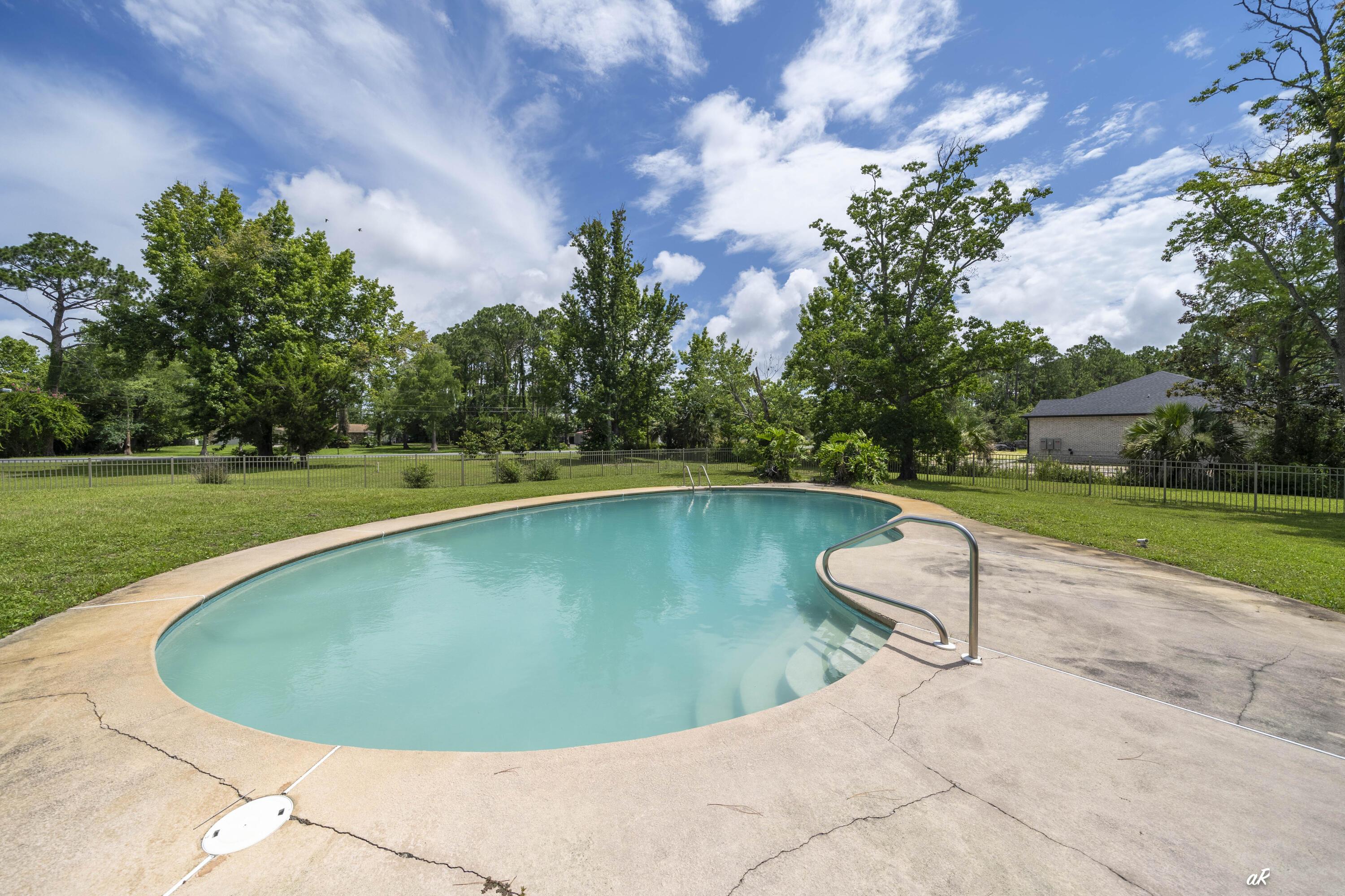 Image 2: Pool-1