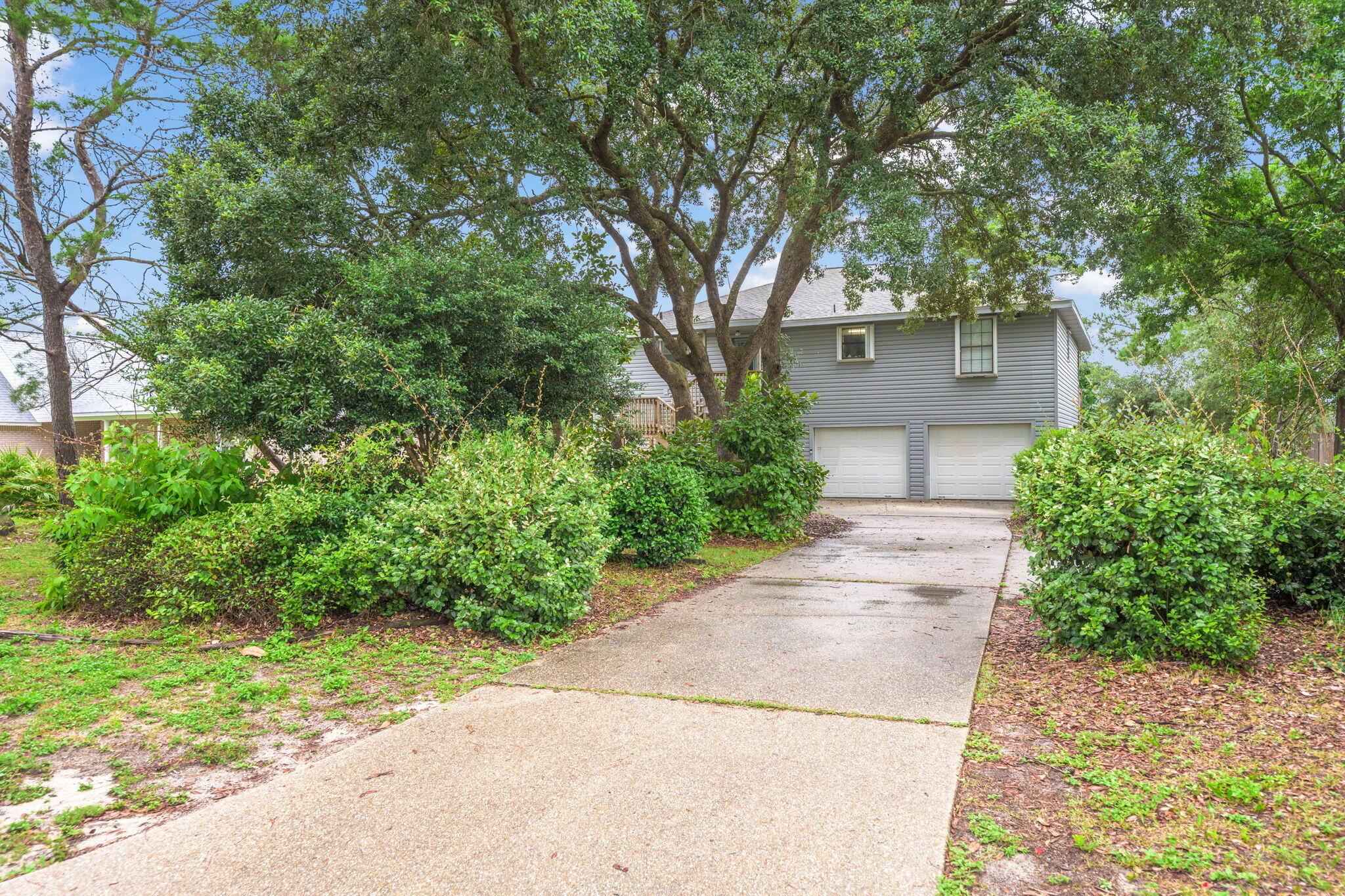 Image 4: 6913 Sea Shark Cir-Navarre-4