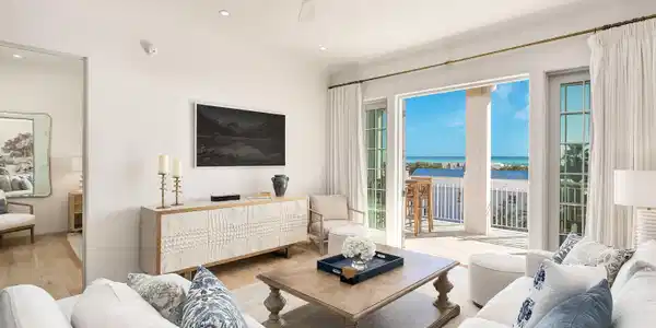 45 W Solaire Way
