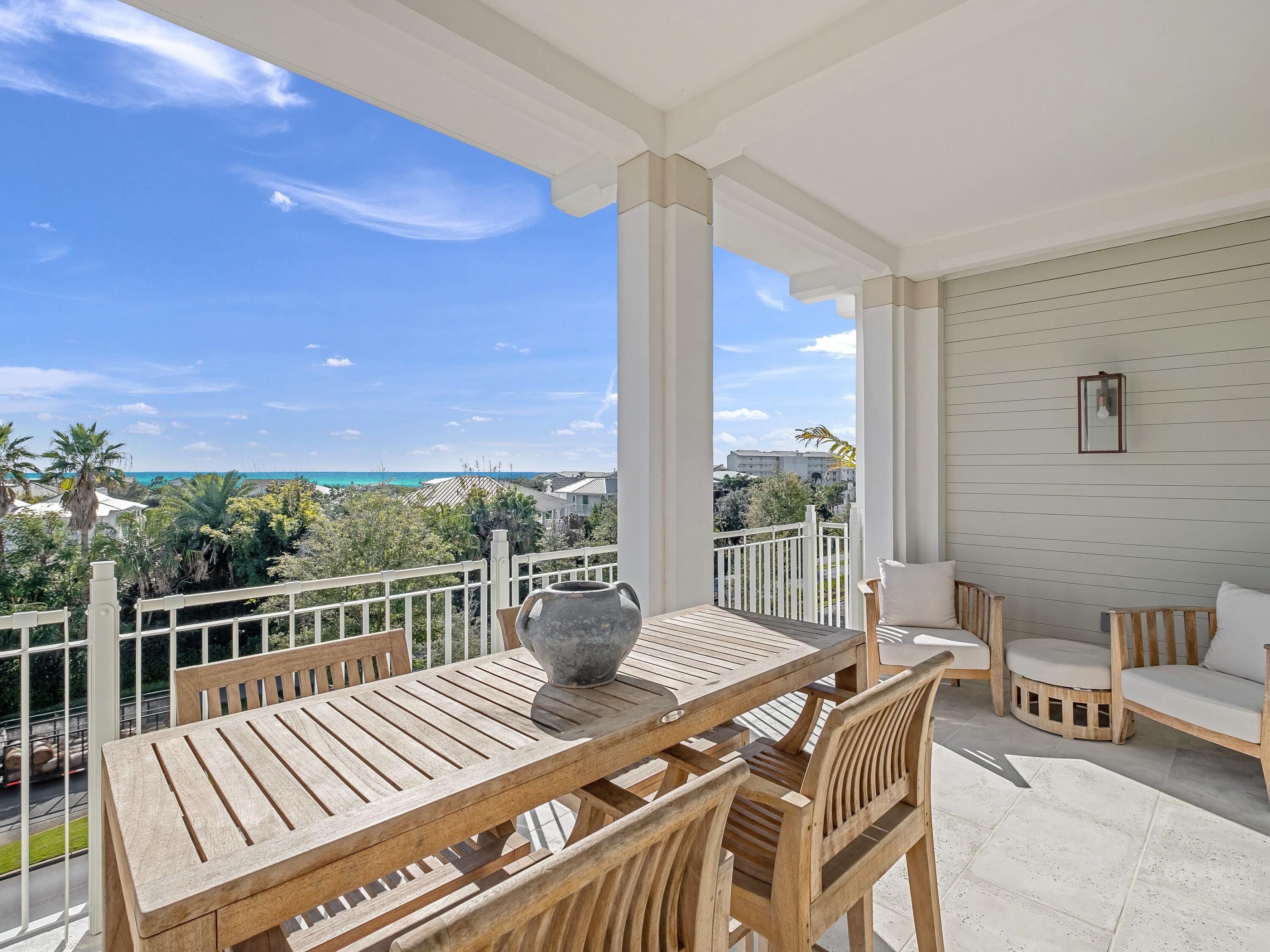 Image 2: Blake Jones Kaiya 303 - 02_Balcony Dinin